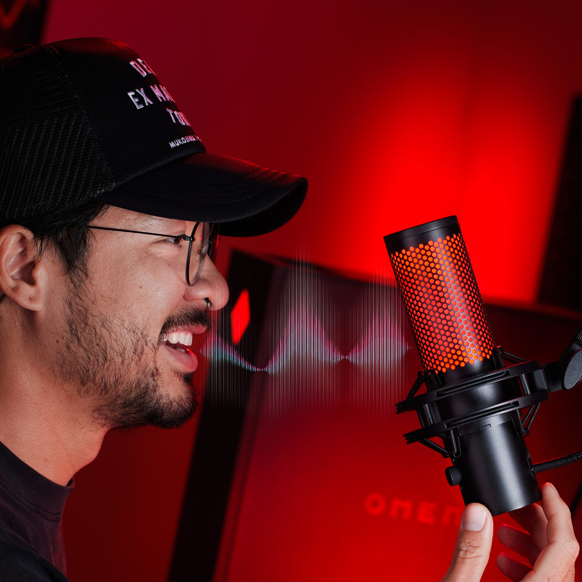 HyperX QuadCast 2 studio-quality microphone recording detail