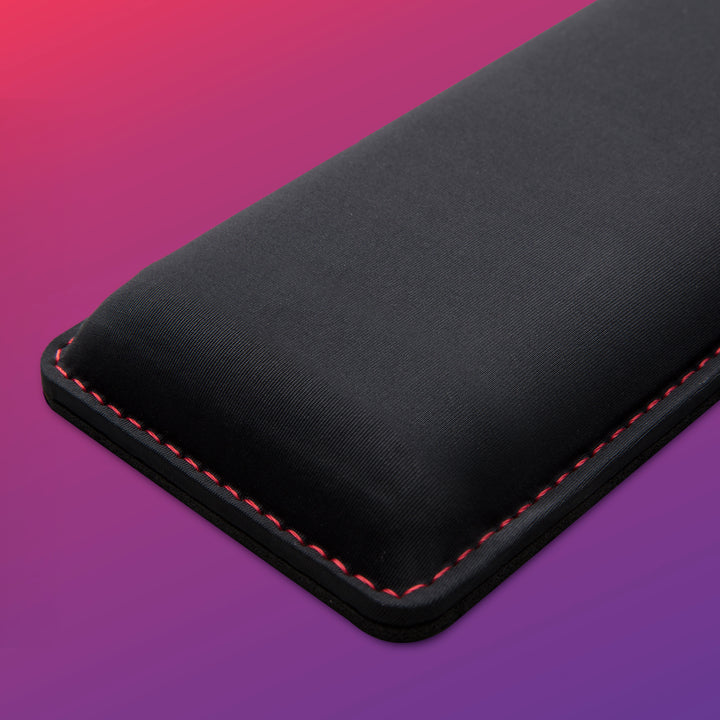 https://row.hyperx.com/cdn/shop/files/kf-3-hyperx-wrist-rest-full-size_720x.jpg?v=1649143234