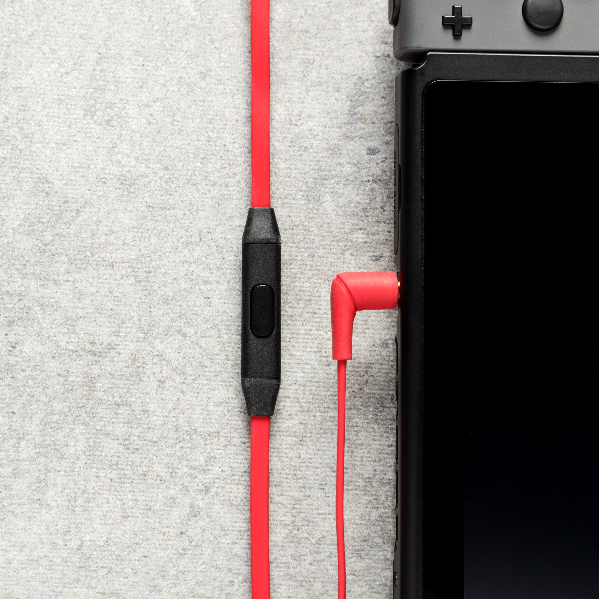 Micrô có dây mảnh mai để nói chuyện và gọi điện