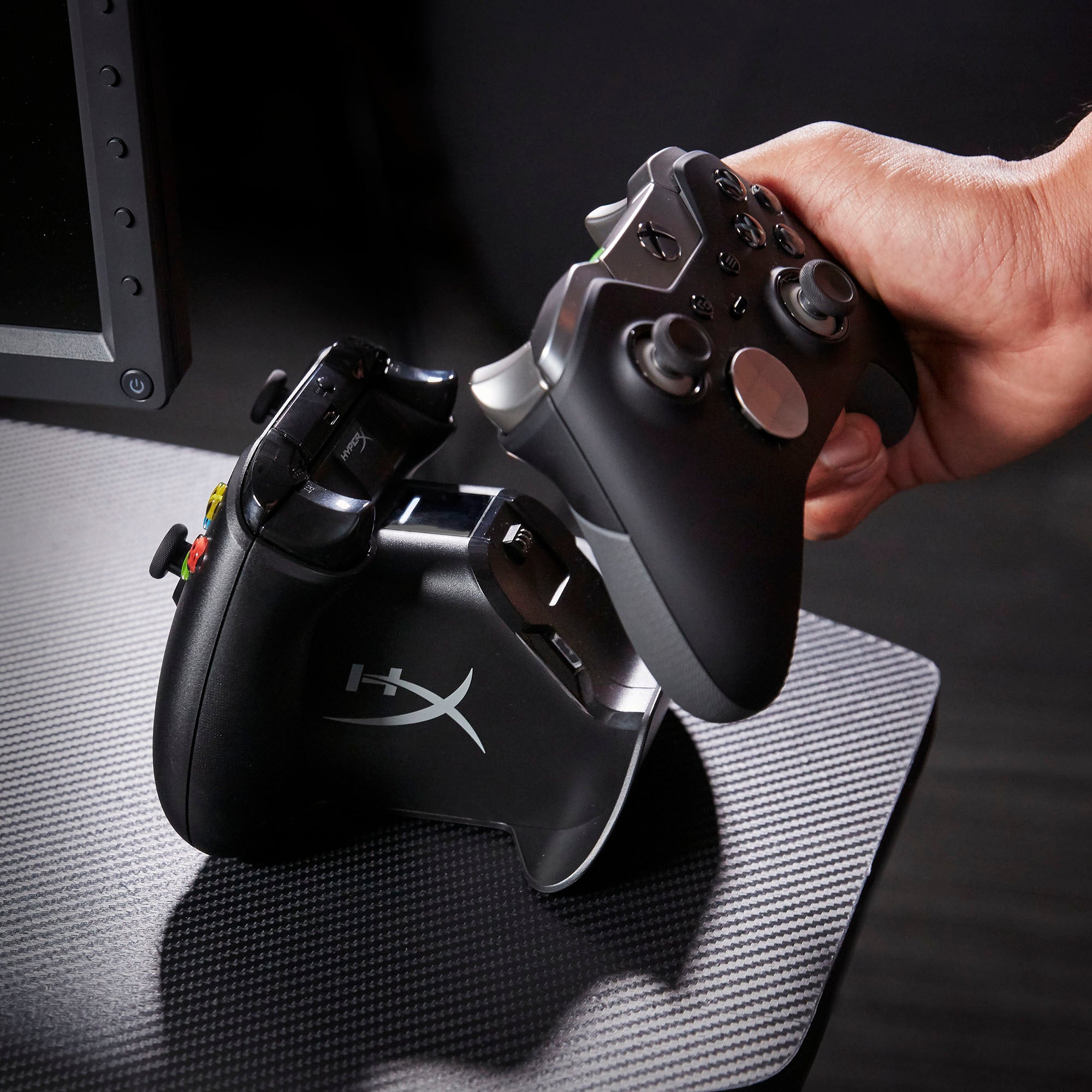 Estação De Carregamento HyperX ChargePlay Duo - Para 2 Controles PS5 DualSense